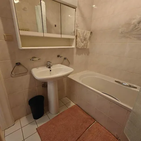 The Osborne Met Zeezicht Apartman